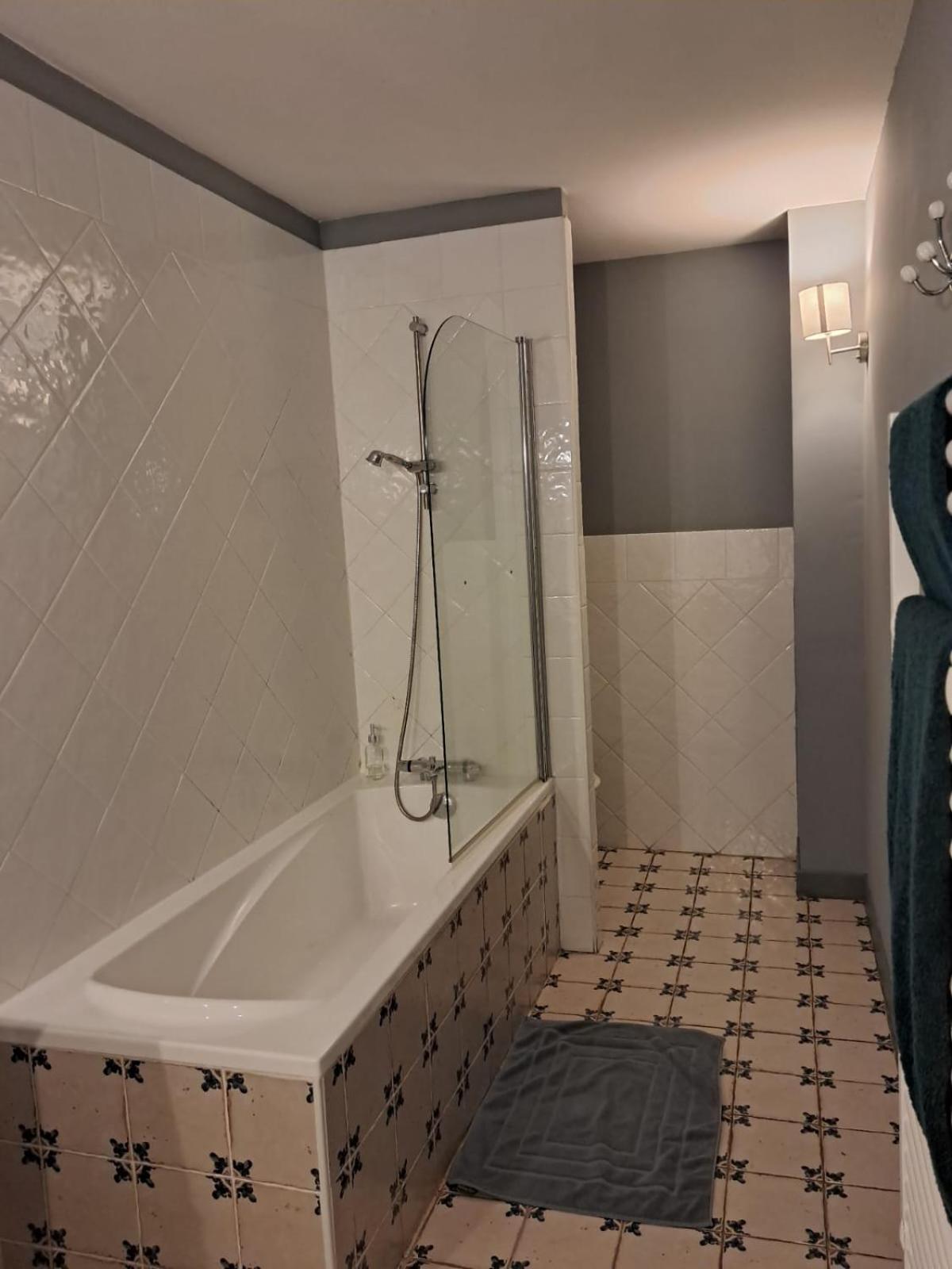 Nabat Le Haut, Chambre Et Table D'Hotes Courniou Exterior photo